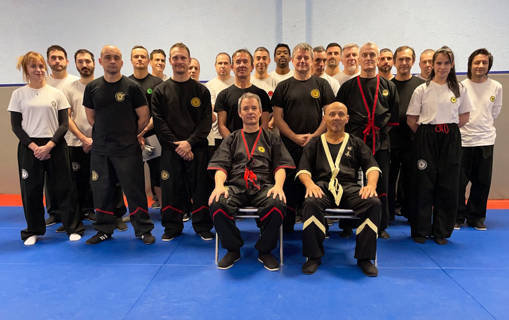 Photo de groupe du stage de Toulouse avec Sifu Klaus Flickinger et Sifu Boury-Esnault